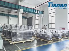 Ver: Desconexión - Transformador de distribución de potencia con cambiador de tomas sin carga, sumergido en aceite, 10 kV, escaparate