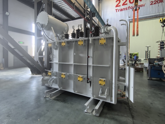 Transformador de potencia sumergido en aceite con frecuencia nominal de 60 Hz, grupo de conexión YNd11 a una temperatura ambiente de 32 °C